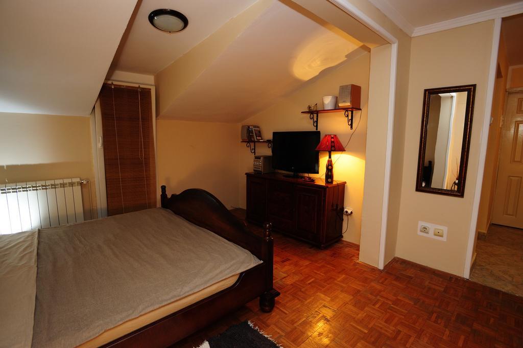 Natura Apartment Belgrado Exterior foto
